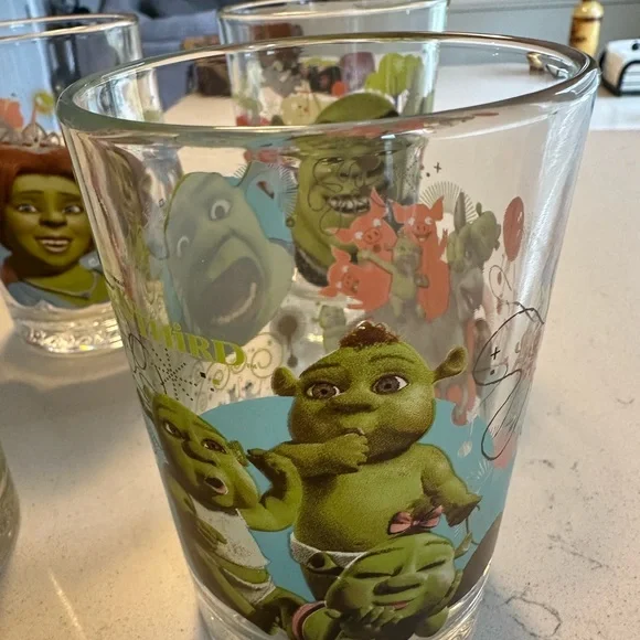 DreamWorks Shrek CharacterGlasses Set - Green and Multicolor